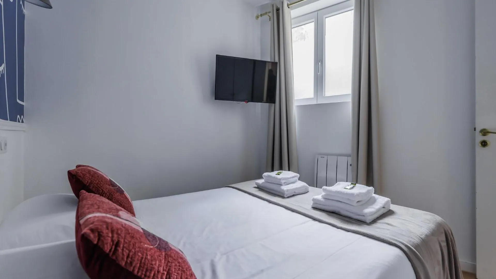 Apartment Chic, Comfortable Flat Near Rue Montmartre Paris