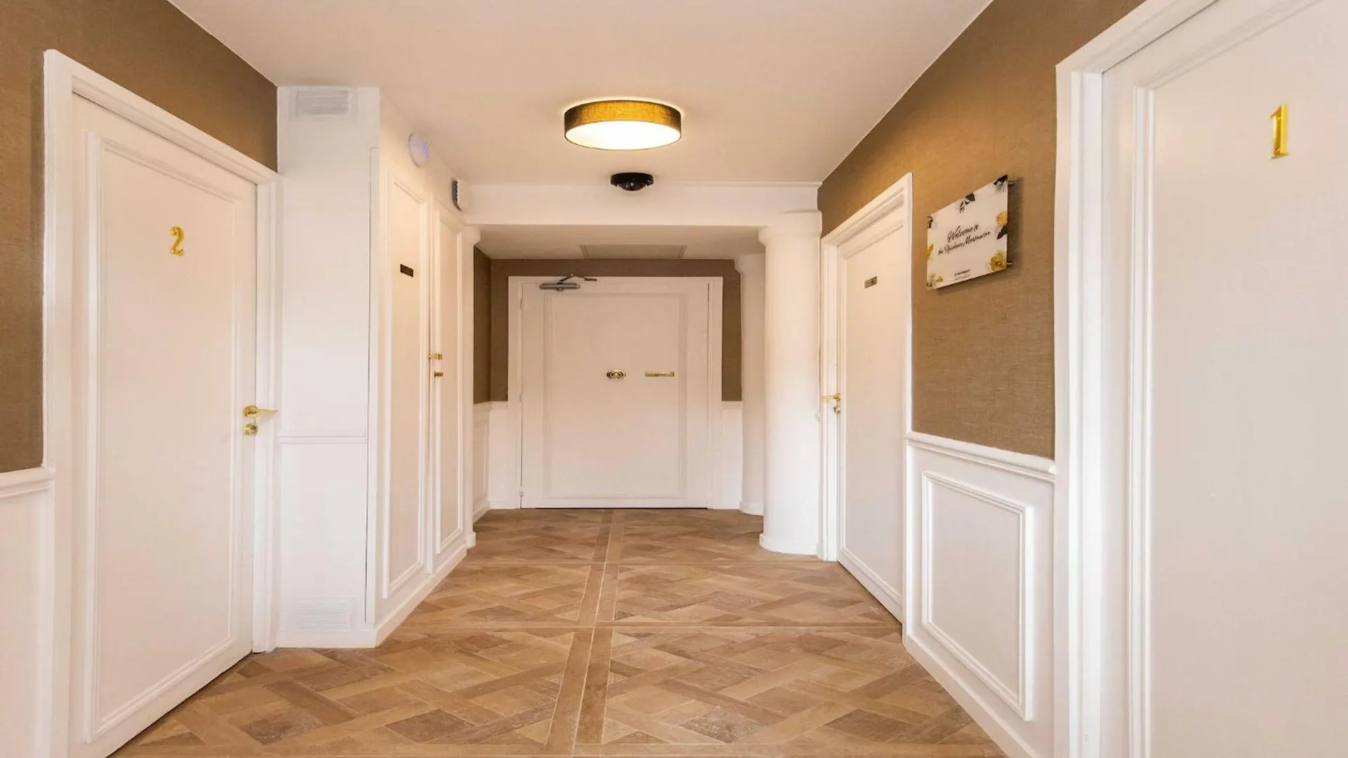 Chic, Comfortable Flat Near Rue Montmartre Paris Apartment