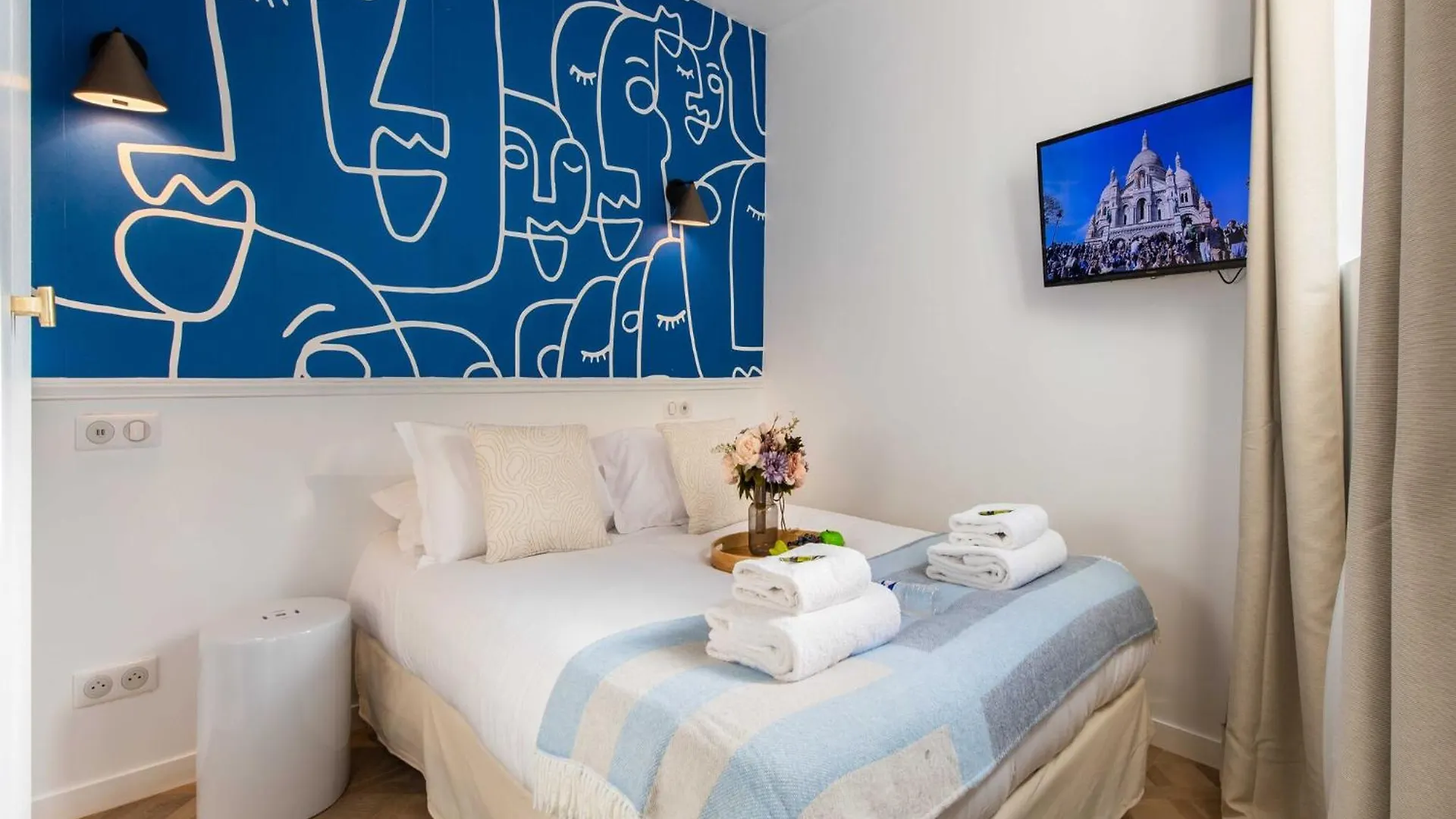 Chic, Comfortable Flat Near Rue Montmartre Paris