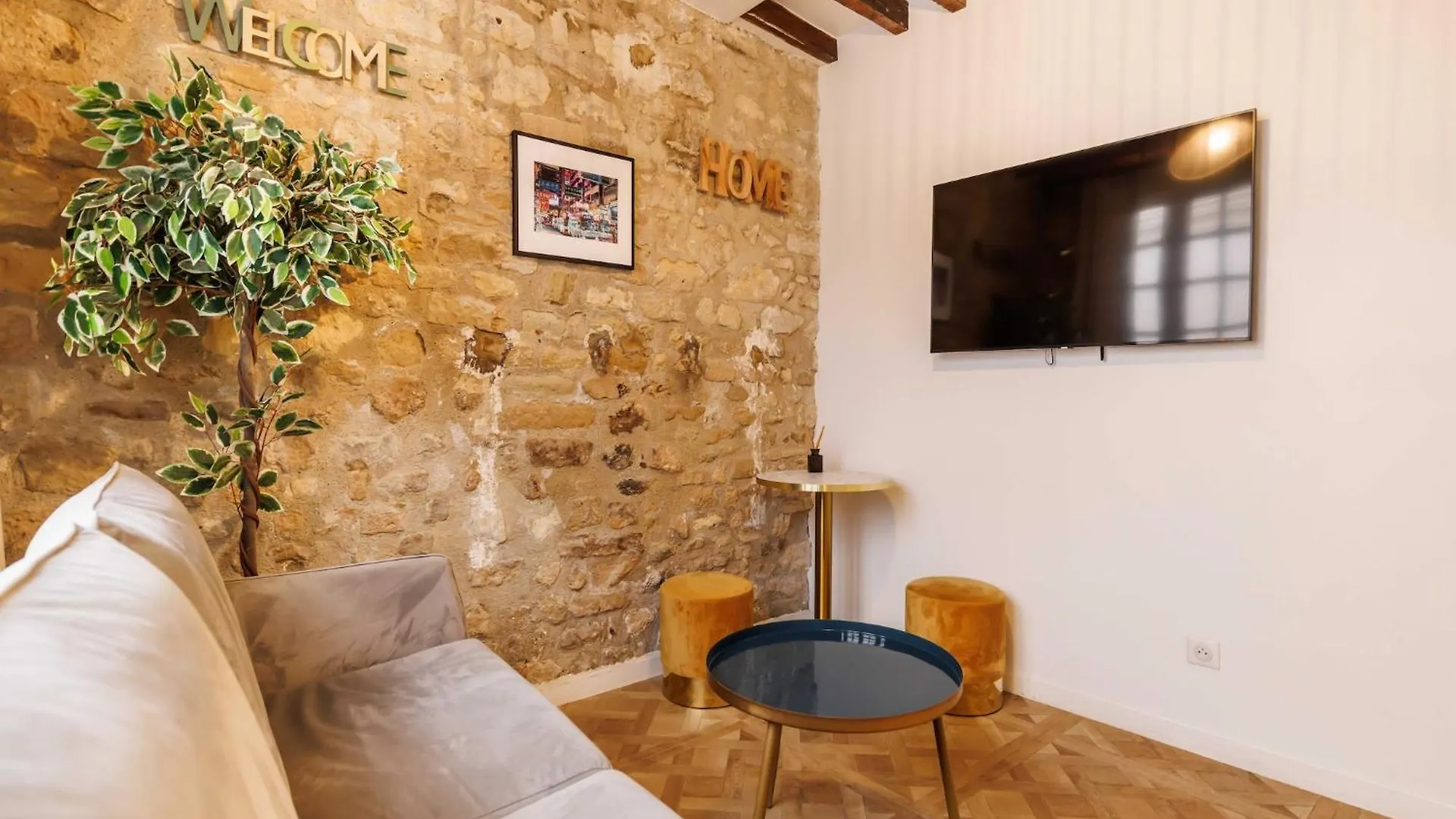 Chic, Comfortable Flat Near Rue Montmartre باريس